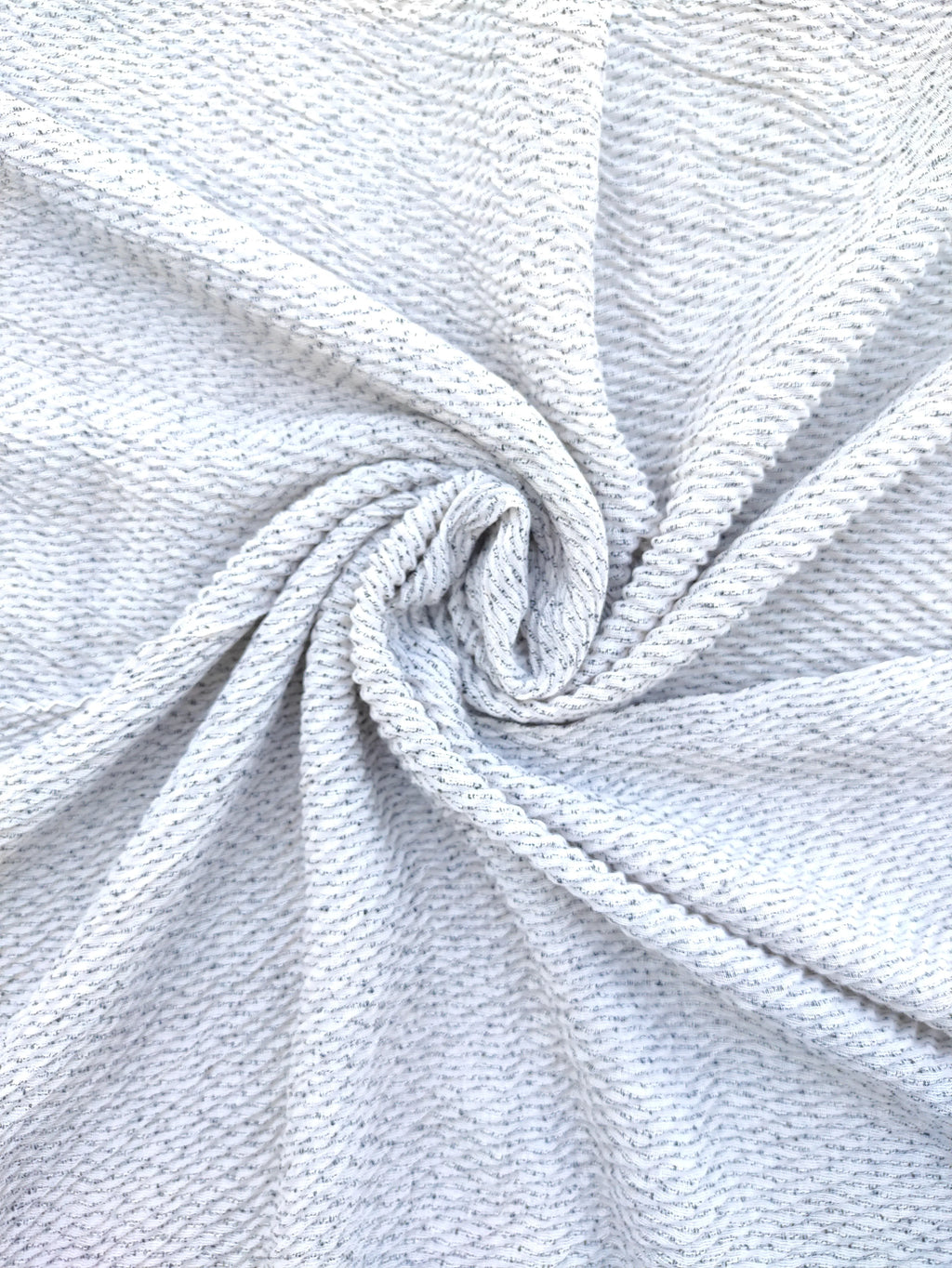 White and Black - Crimps Hijab