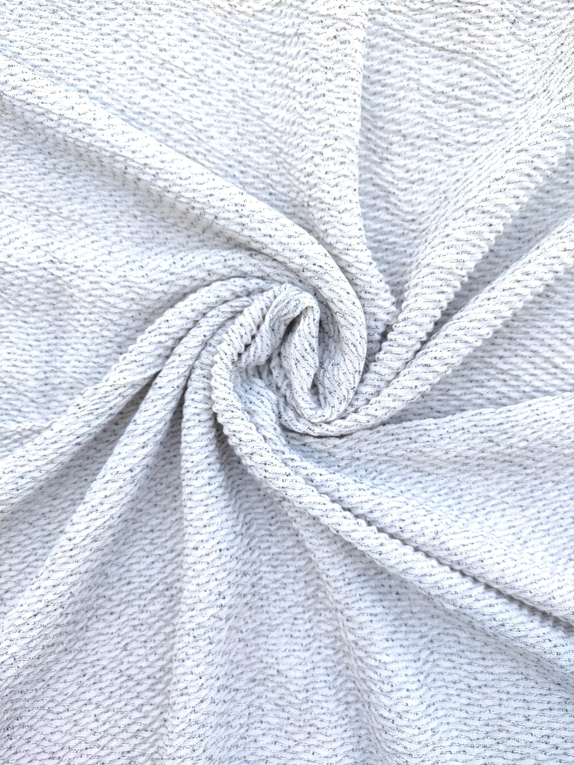 White and Black - Crimps Hijab