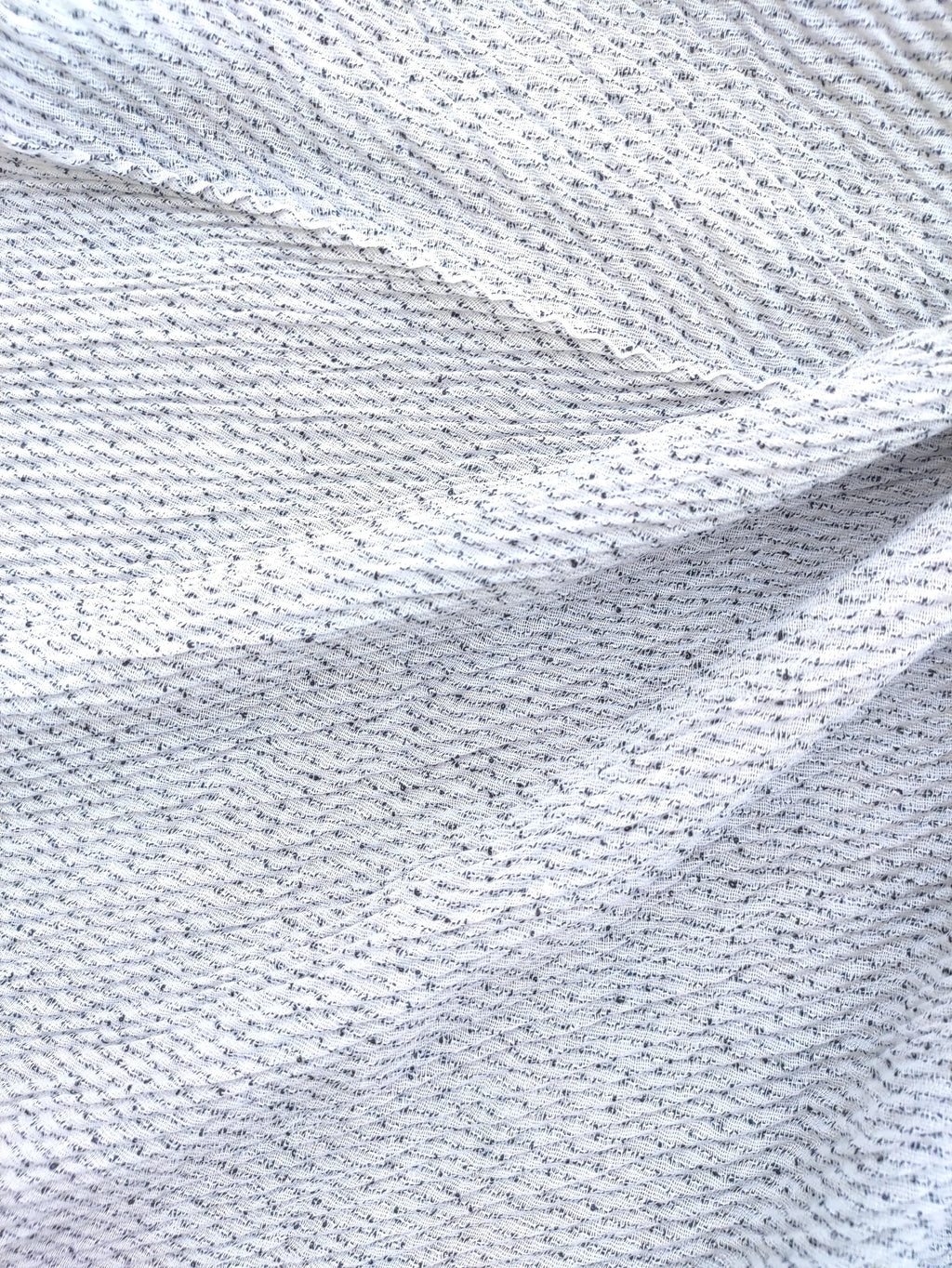 White and Black - Crimps Hijab