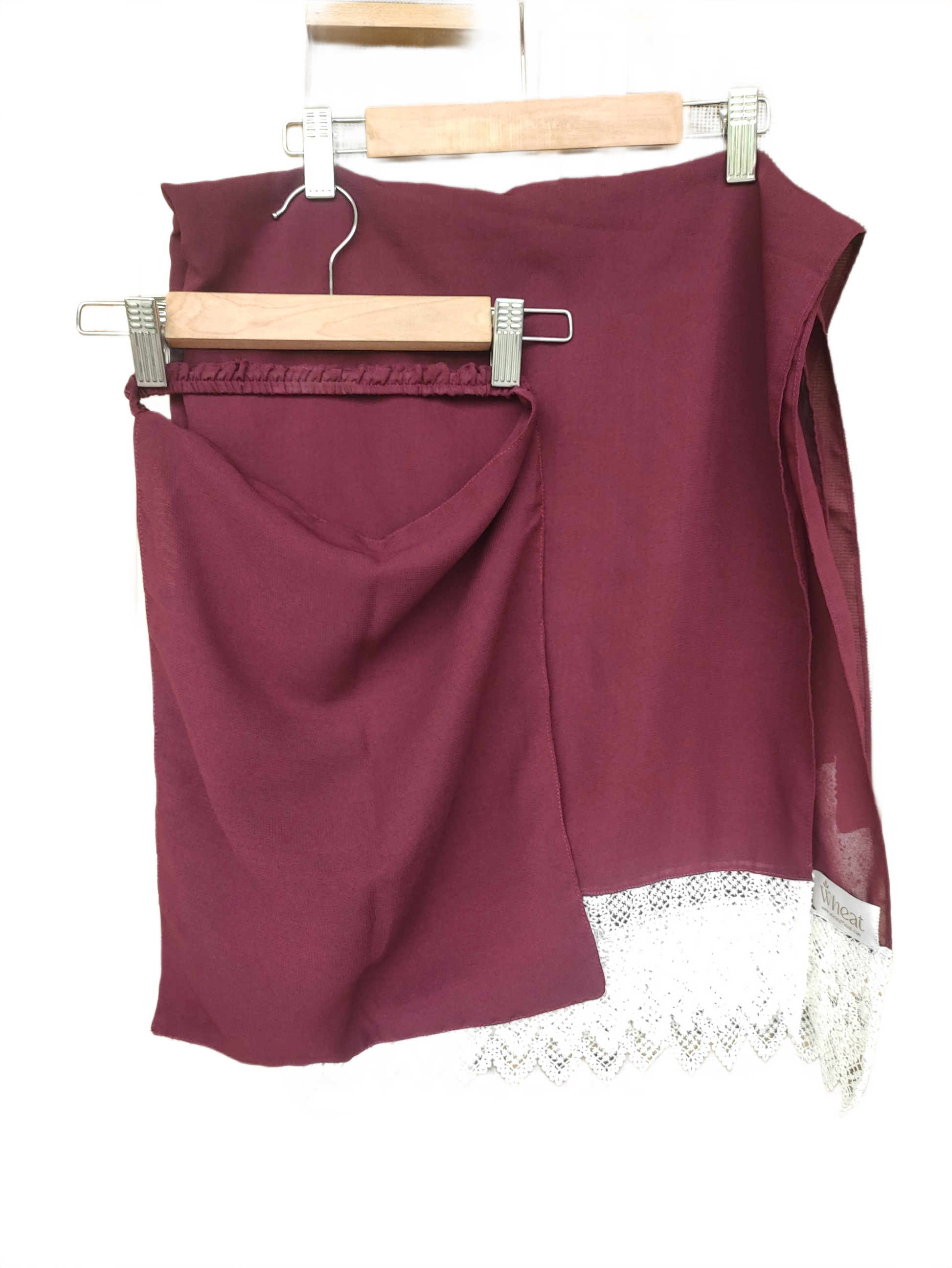 Maroon Lace Créme Hijab